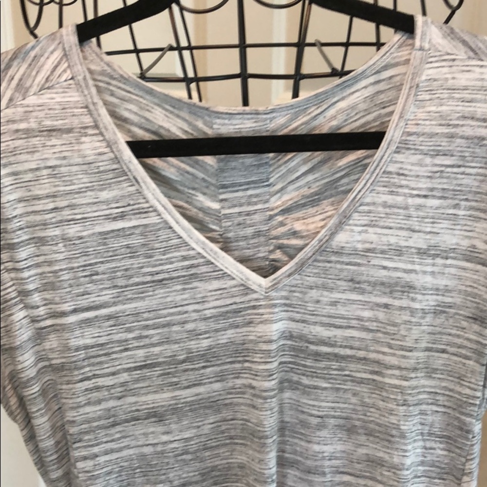 Reebok tee - Picture 2 of 3